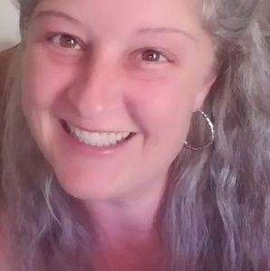 Meet your Posher, Stacey